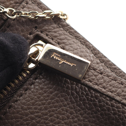 ガンチーニ スタッズ チェーンショルダーバッグ レザー グレーベージュ サルヴァトーレフェラガモ バッグ Salvatore Ferragamo