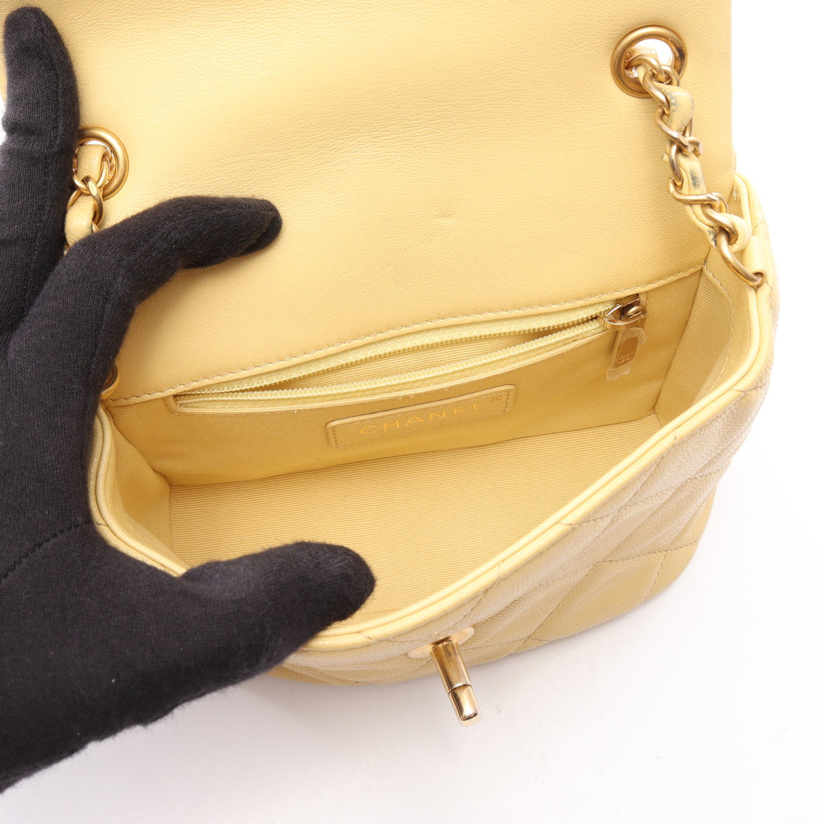 マトラッセ ミニ チェーンショルダーバッグ レザー イエロー ゴールド金具 シャネル バッグ CHANEL