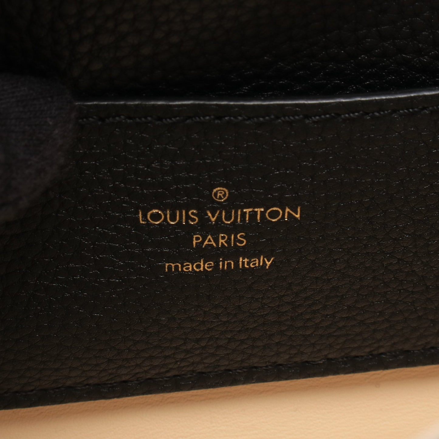 LV PONT 9 LVポンヌフ ソフトPM ノワール ショルダーバッグ レザー ブラック ルイヴィトン
