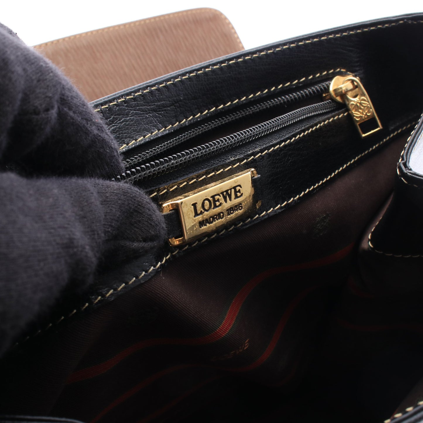 ベラスケス ツイスト ハンドバッグ レザー ヌバック ブラック ブラウン ロエベ バッグ LOEWE
