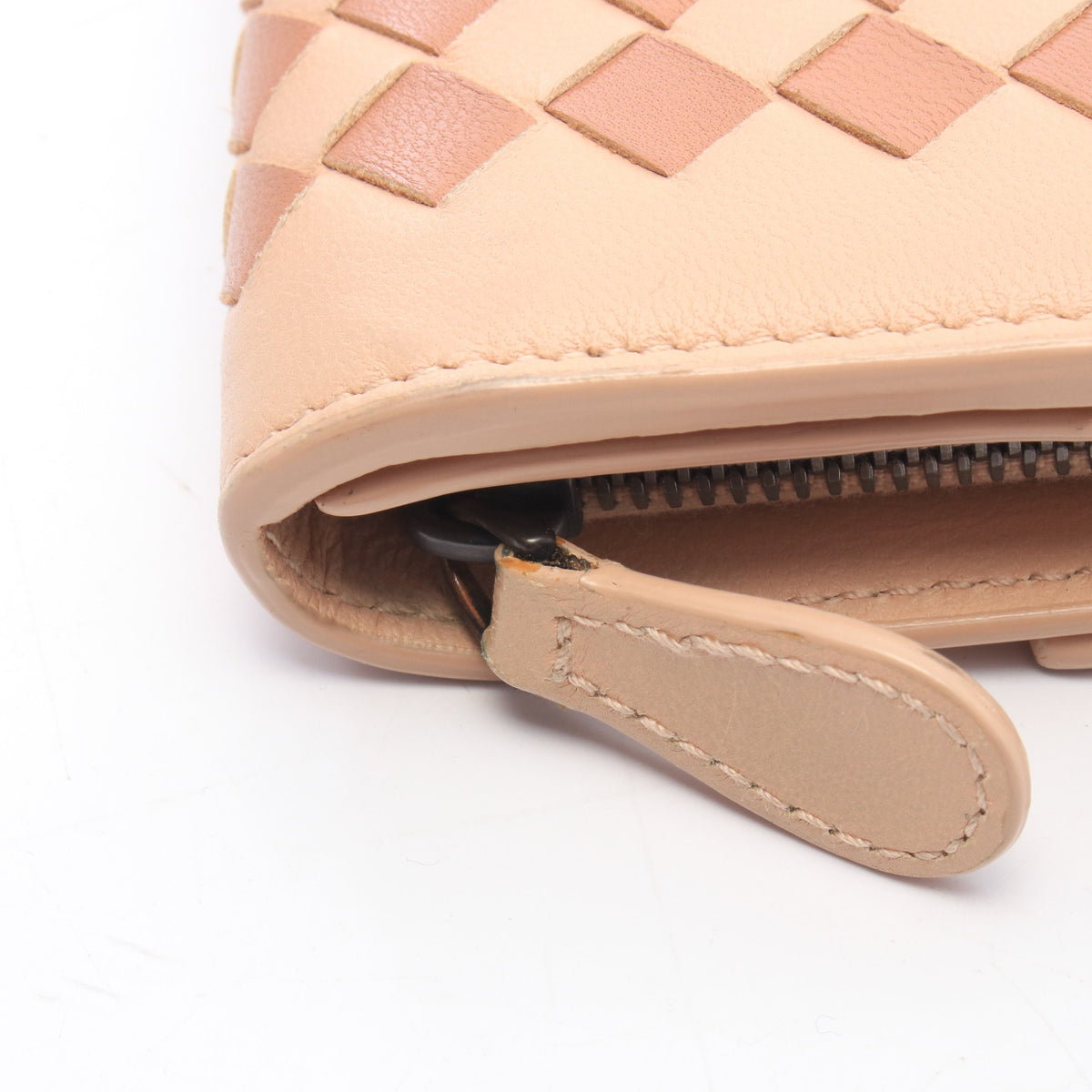 イントレチャート 二つ折り長財布 レザー ピンクベージュ ブラウン ボッテガヴェネタ 財布・小物 BOTTEGA VENETA
