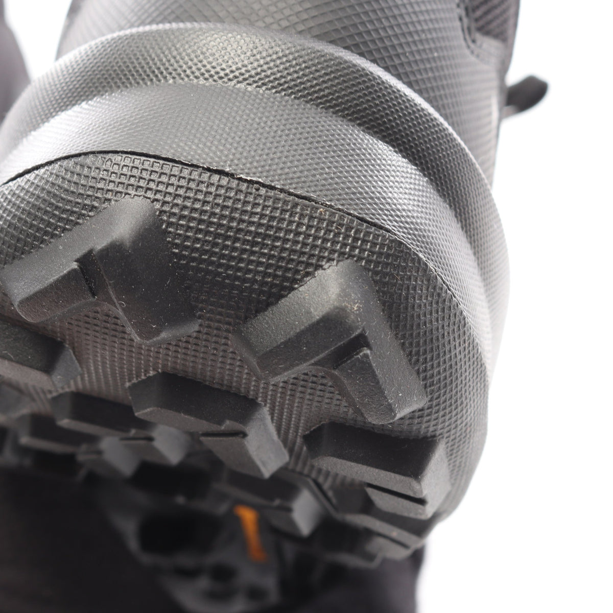 テレックス スカイチェイサー AX5ミッド GORE-TEX ハイキング スニーカー ファブリック ブラック アディダス シューズ adidas