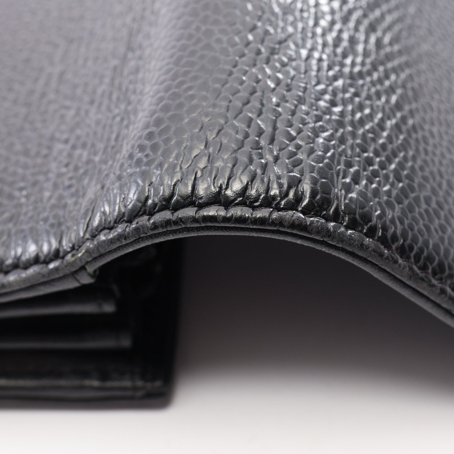 ココマーク 二つ折り長財布 キャビアスキン ブラック ゴールド金具 シャネル