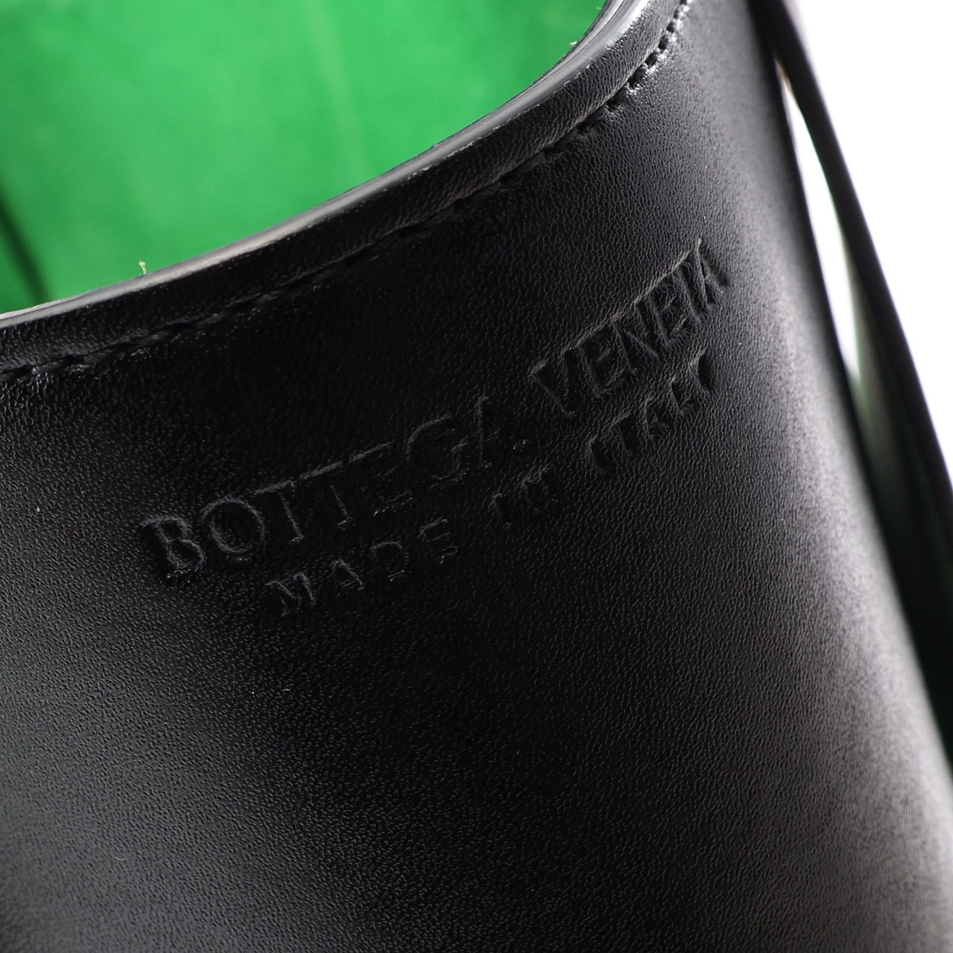 THE ARCO TOTE アルコ ラージ イントレチャート ハンドバッグ トートバッグ レザー ブラック ボッテガヴェネタ バッグ BOTTEGA VENETA