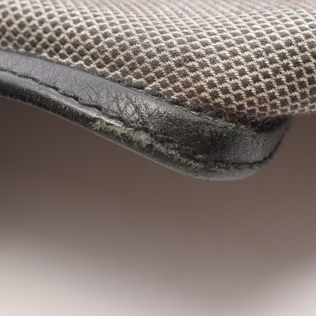 イントレチャート ハンドバッグ キャンバス レザー ブラック ダークグレー ボッテガヴェネタ バッグ BOTTEGA VENETA