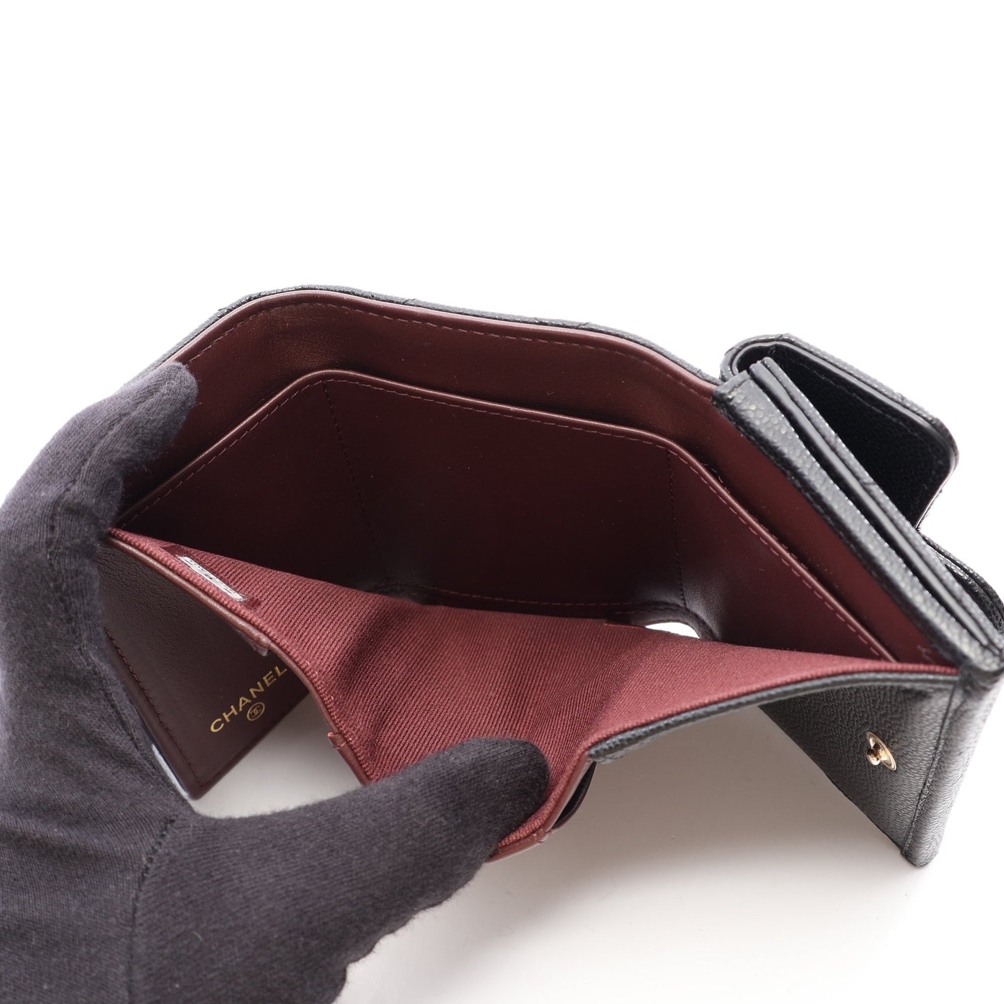クラシック スモール フラップ ウォレット マトラッセ 三つ折り財布 キャビアスキン ブラック ゴールド金具 シャネル