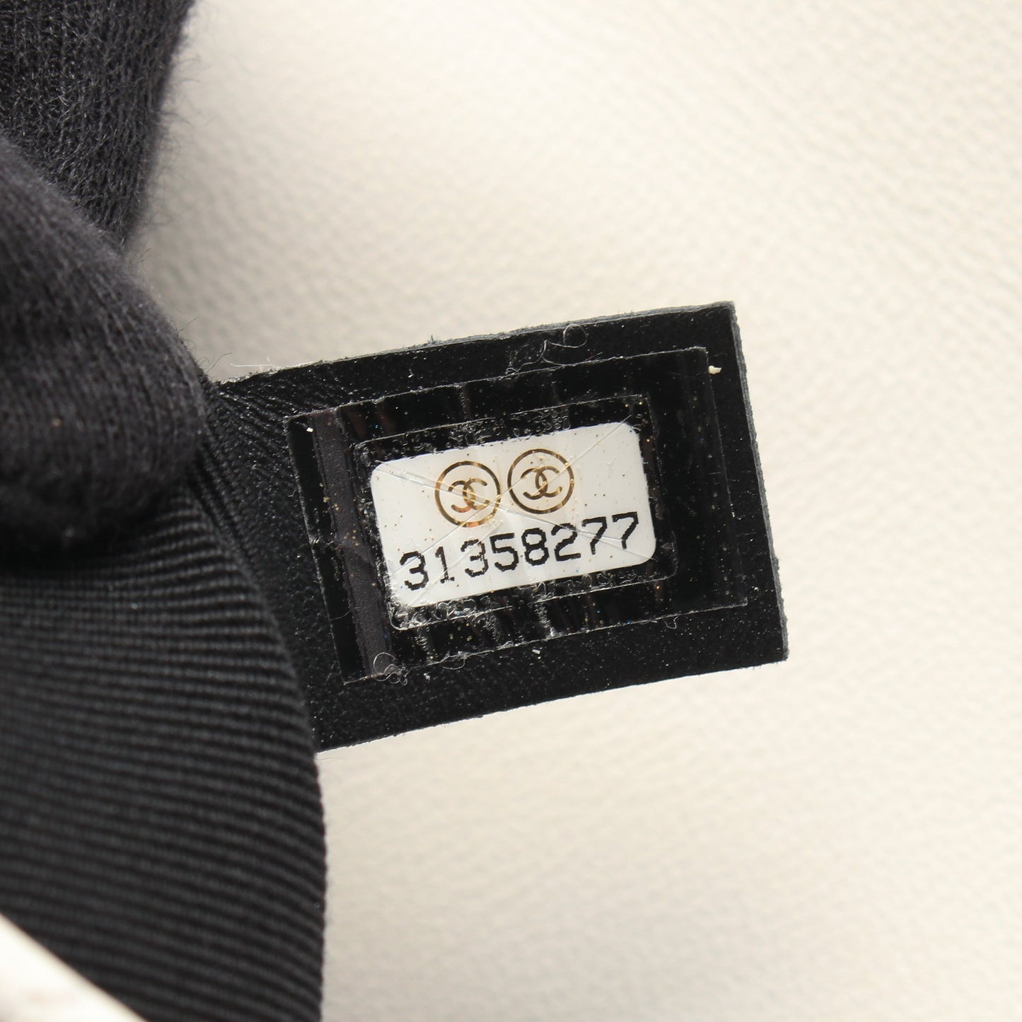 マトラッセ フェイクパール ショルダーバッグ レザー ホワイト ゴールド金具 シャネル