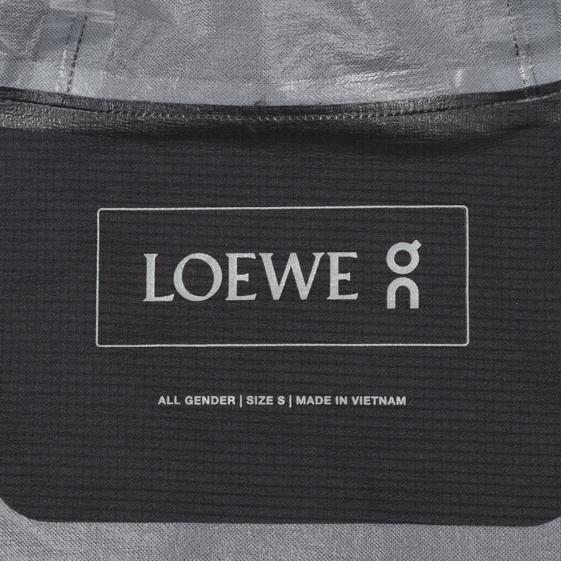 LOEWE × On ULTRA PARKA テクニカルシェル フード付き コート ナイロン ブラック ロエベ アウター LOEWE