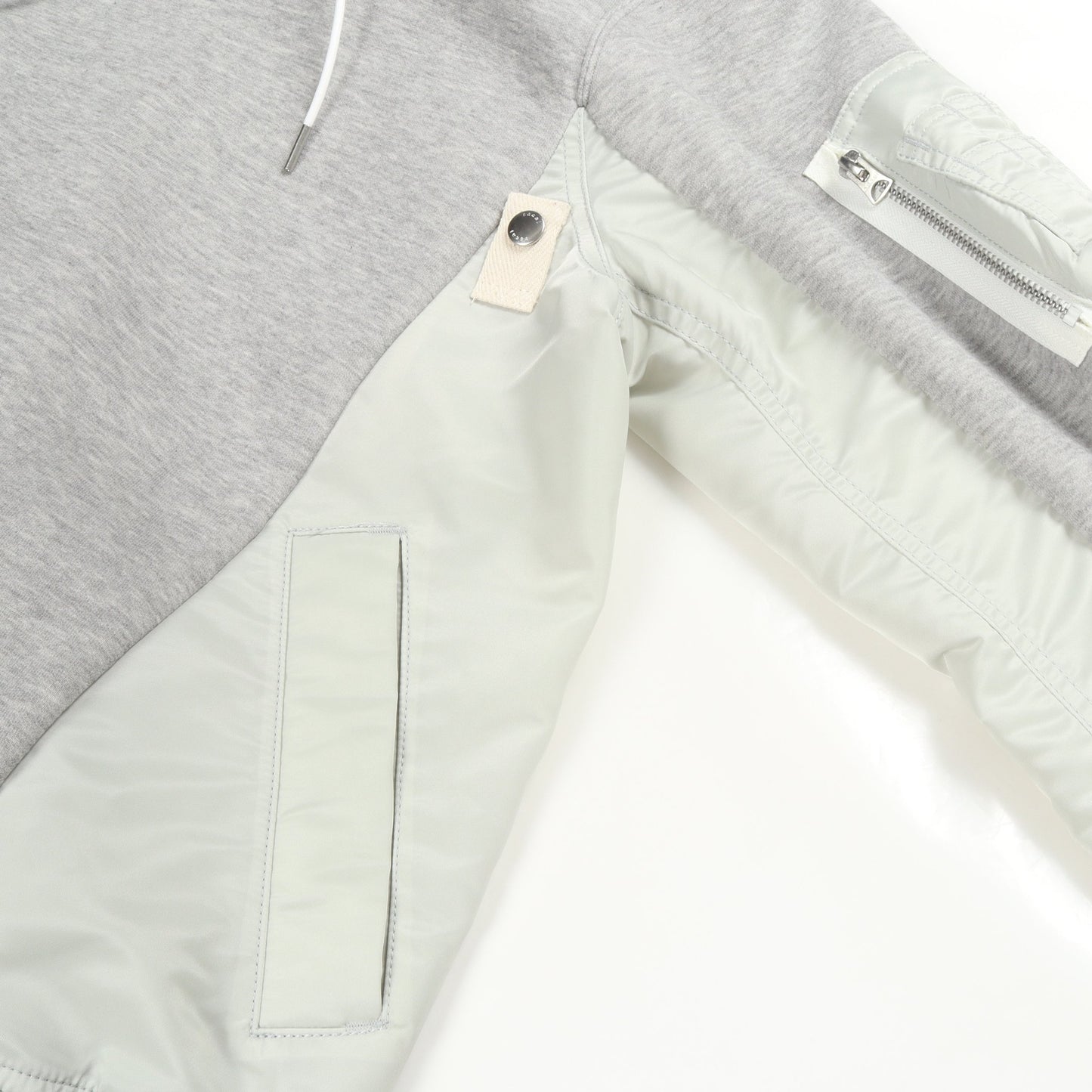 ドッキング プルオーバーパーカー コットン ナイロン ライトグレー サカイ トップス sacai