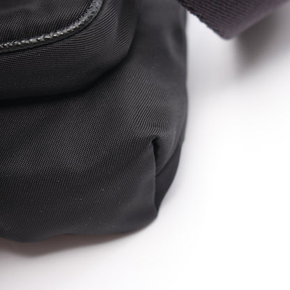Re-Nylon スマートフォンケース ショルダーバッグ ナイロン サフィアーノレザー ブラック プラダ