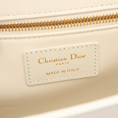 30 MONTAIGNE モンテーニュ ショルダーバッグ レザー ホワイト クリスチャンディオール