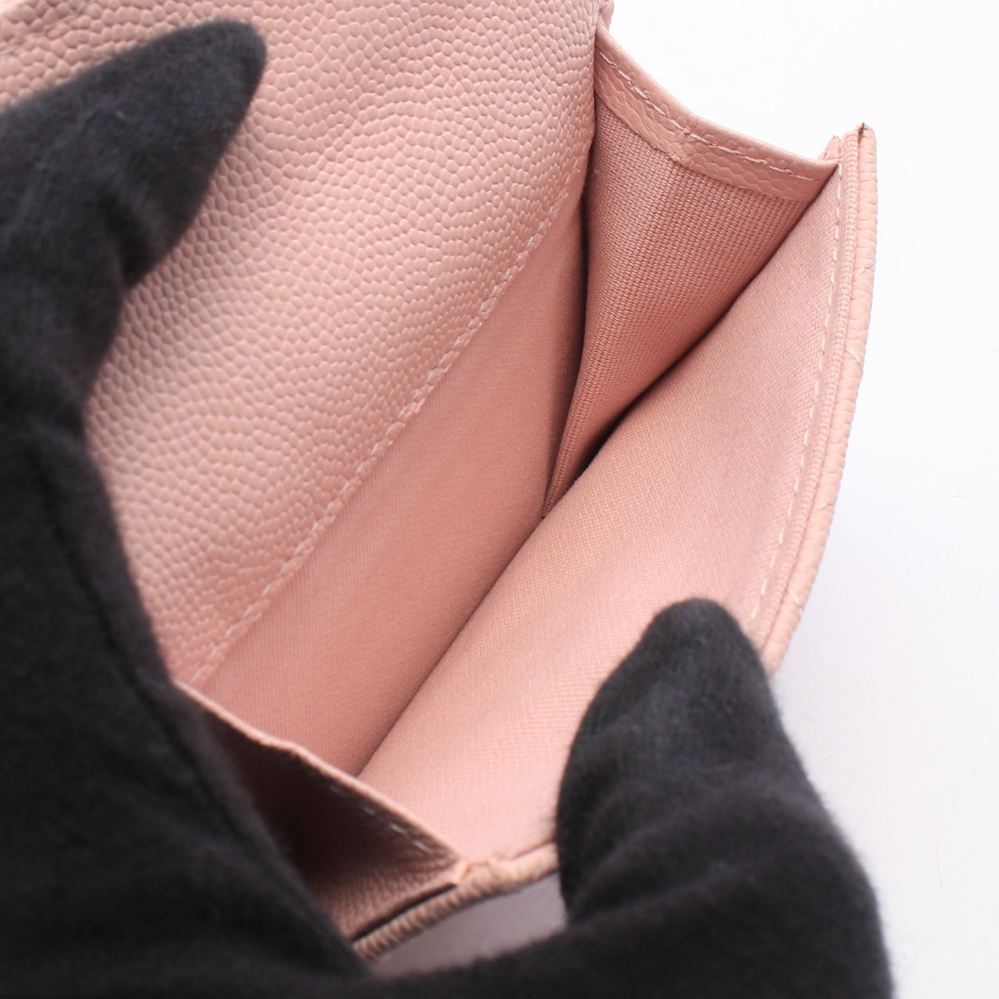 クラシック スモール フラップ ウォレット マトラッセ 三つ折り財布 キャビアスキン ライトピンク ゴールド金具 シャネル
