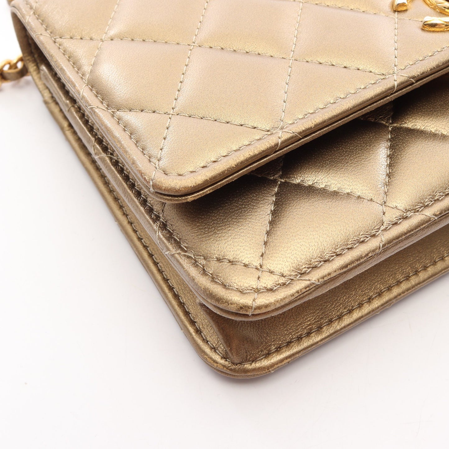マトラッセ チェーンウォレット ラムスキン ゴールド ゴールド金具 シャネル
