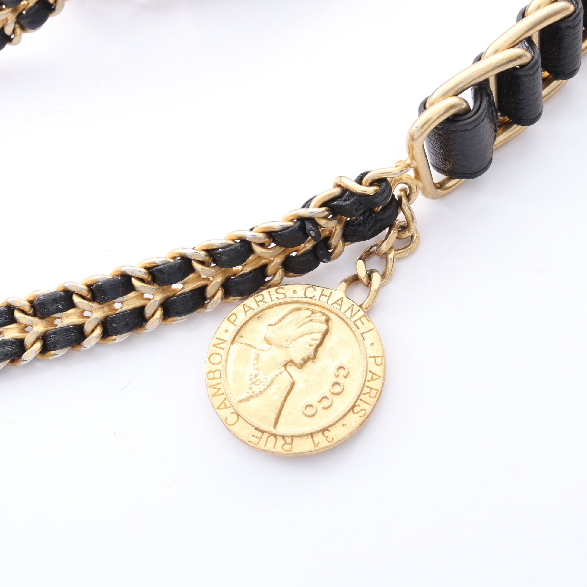 マトラッセ チェーンショルダーバッグ キャビアスキン ブラック ゴールド金具 シャネル バッグ CHANEL