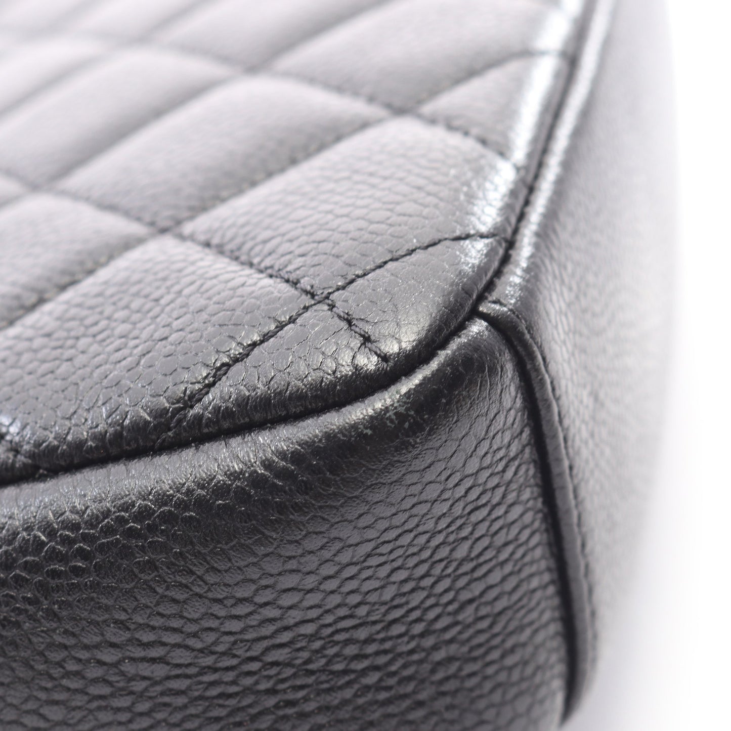 マトラッセ チェーンショルダーバッグ キャビアスキン ブラック ゴールド金具 シャネル バッグ CHANEL