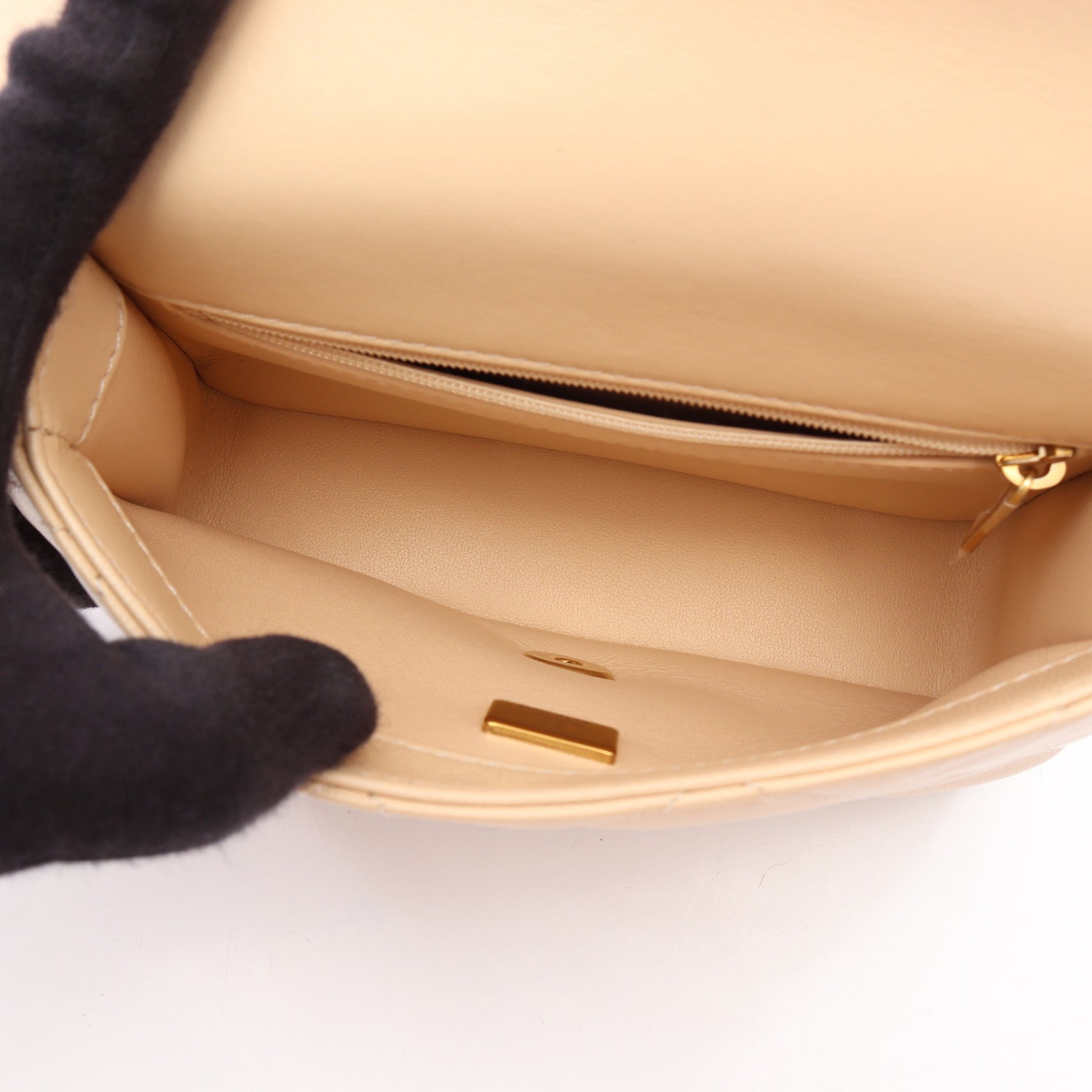 マトラッセ チェーンショルダーバッグ ラムスキン ライトベージュ ゴールド金具 シャネル バッグ CHANEL