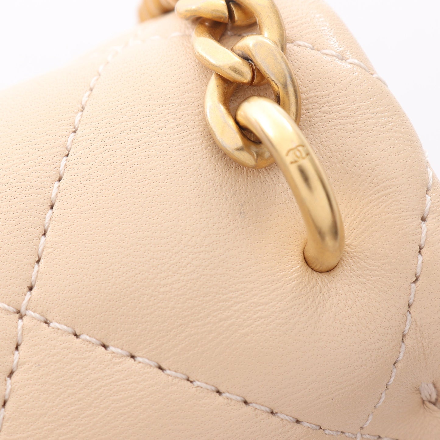 マトラッセ チェーンショルダーバッグ ラムスキン ライトベージュ ゴールド金具 シャネル バッグ CHANEL