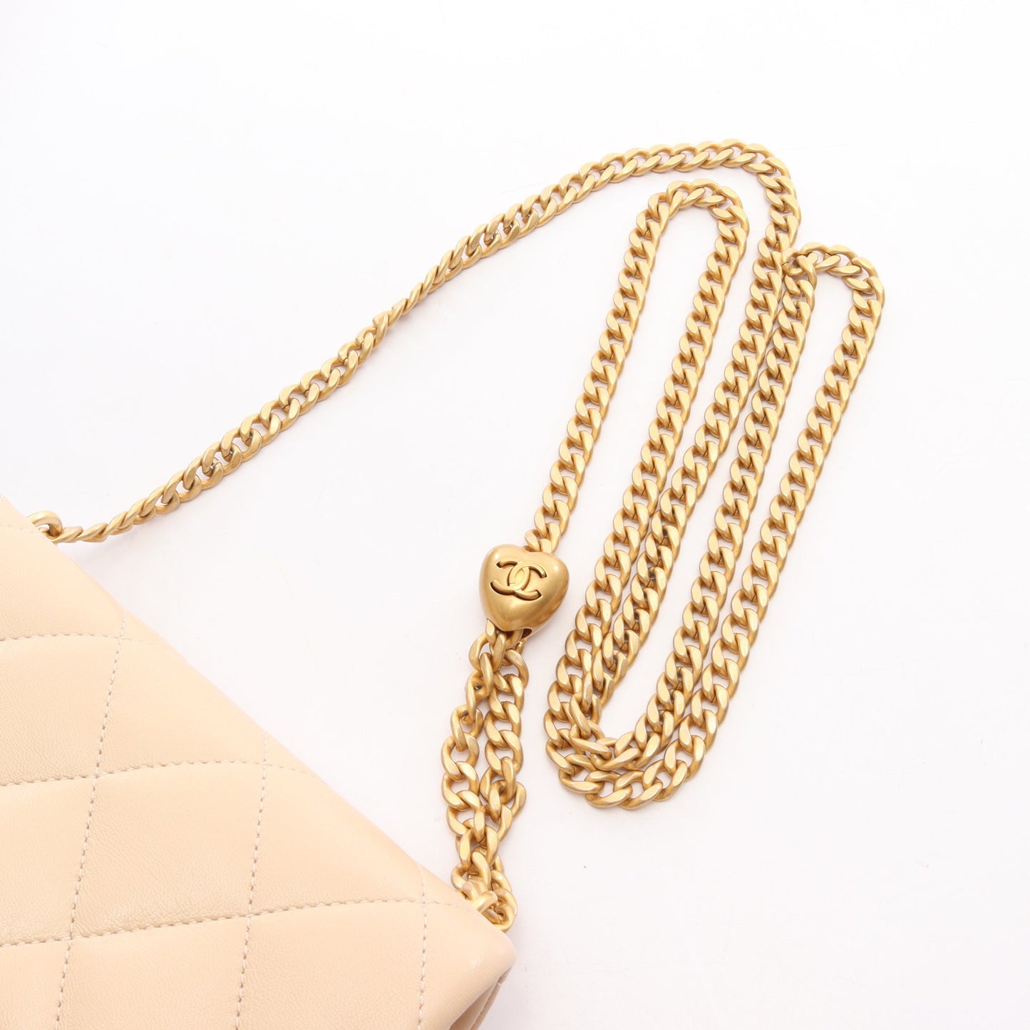 マトラッセ チェーンショルダーバッグ ラムスキン ライトベージュ ゴールド金具 シャネル バッグ CHANEL