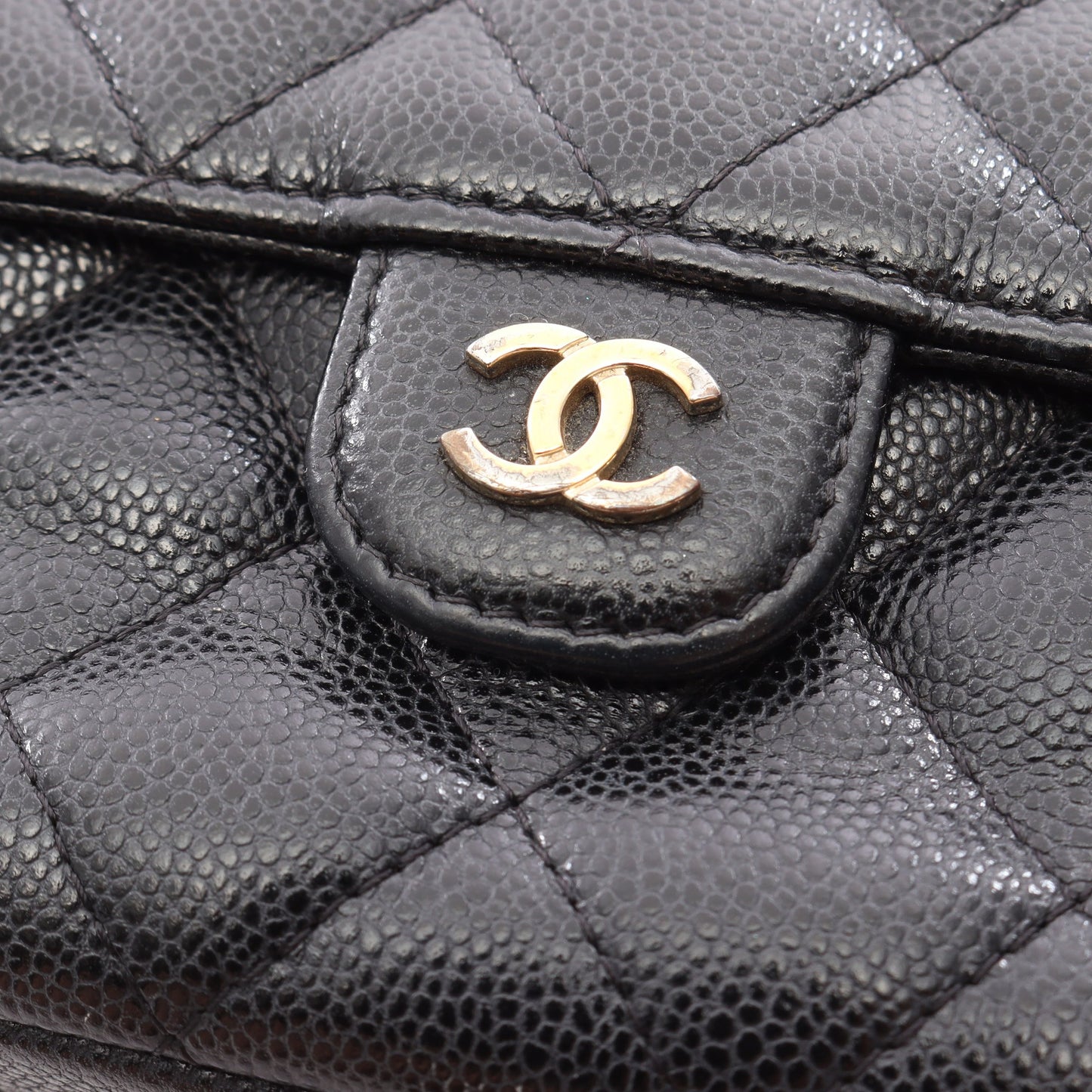 マトラッセ クラシック チェーンショルダーバッグ キャビアスキン ブラック ゴールド金具 シャネル バッグ CHANEL