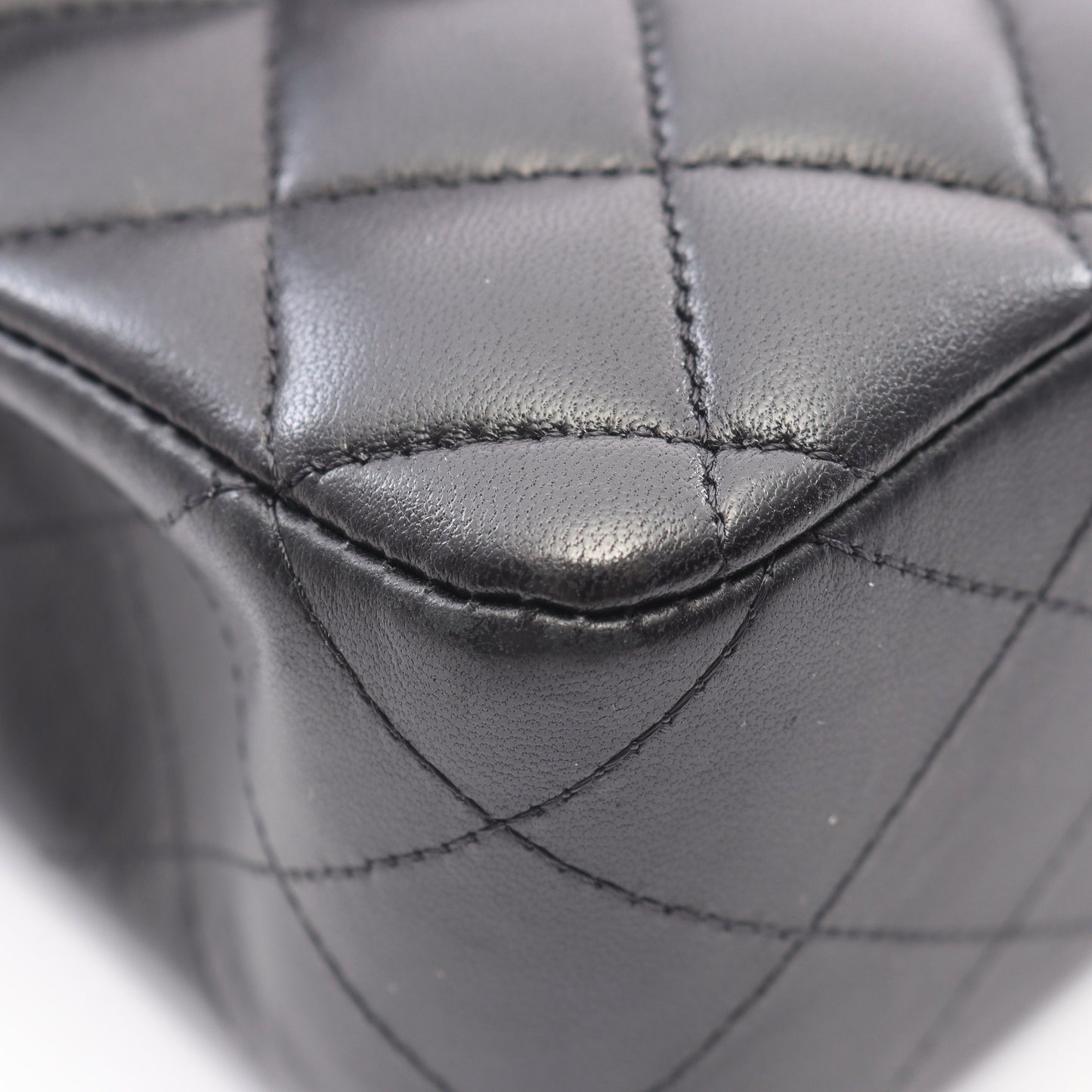 マトラッセ Wフラップ Wチェーンショルダーバッグ ラムスキン ブラック ゴールド金具 シャネル バッグ CHANEL