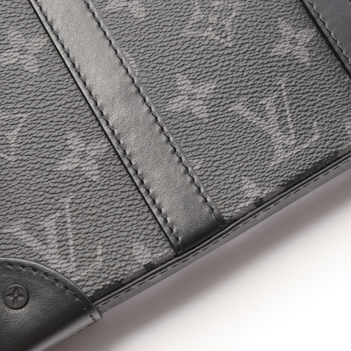 ソフトトランク ウォレット モノグラムエクリプス ショルダーウォレット PVC レザー ブラック ルイヴィトン バッグ LOUIS VUITTON