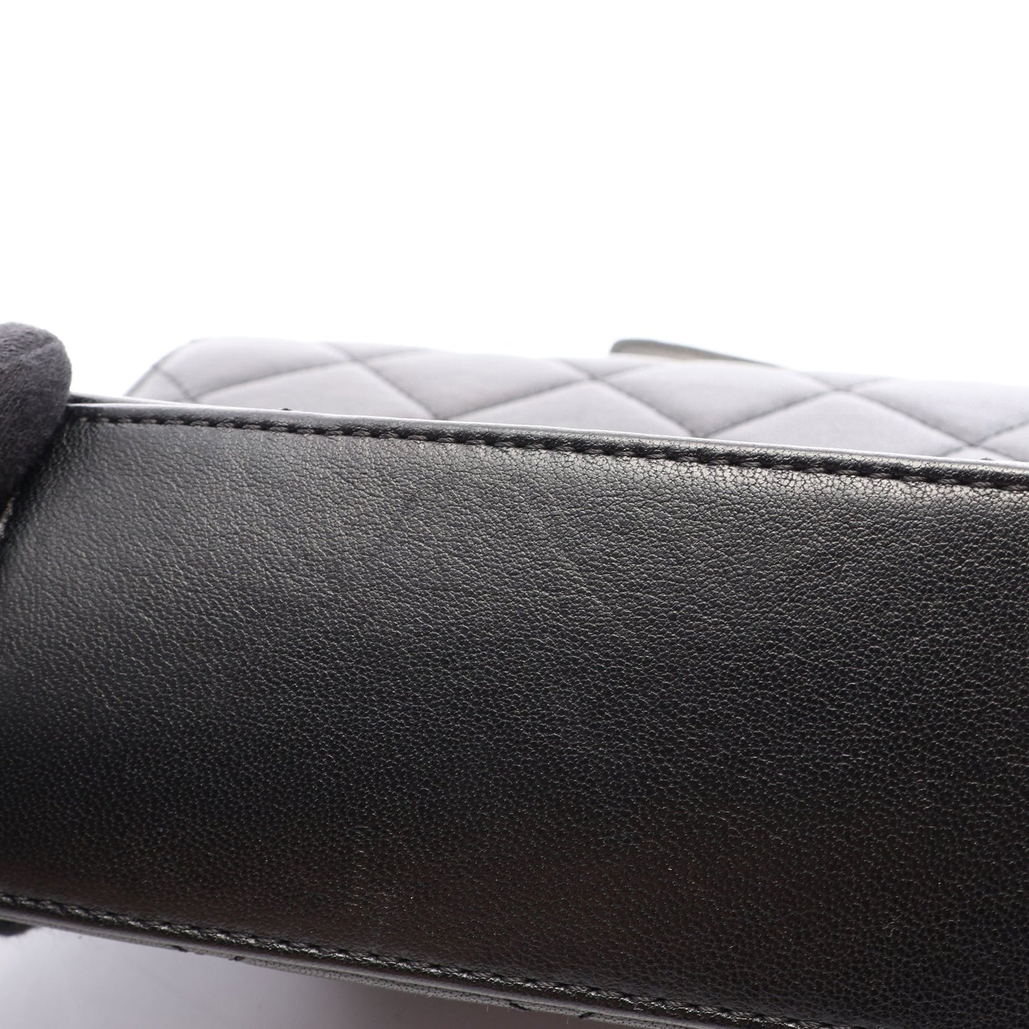 CHANEL19 マトラッセ トップハンドル 2WAY チェーンショルダーバッグ ラムスキン ブラック ゴールド金具 シャネル