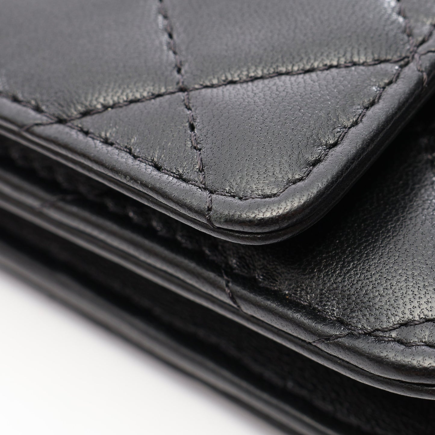 マトラッセ チェーンウォレット ラムスキン ブラック シルバー金具 シャネル