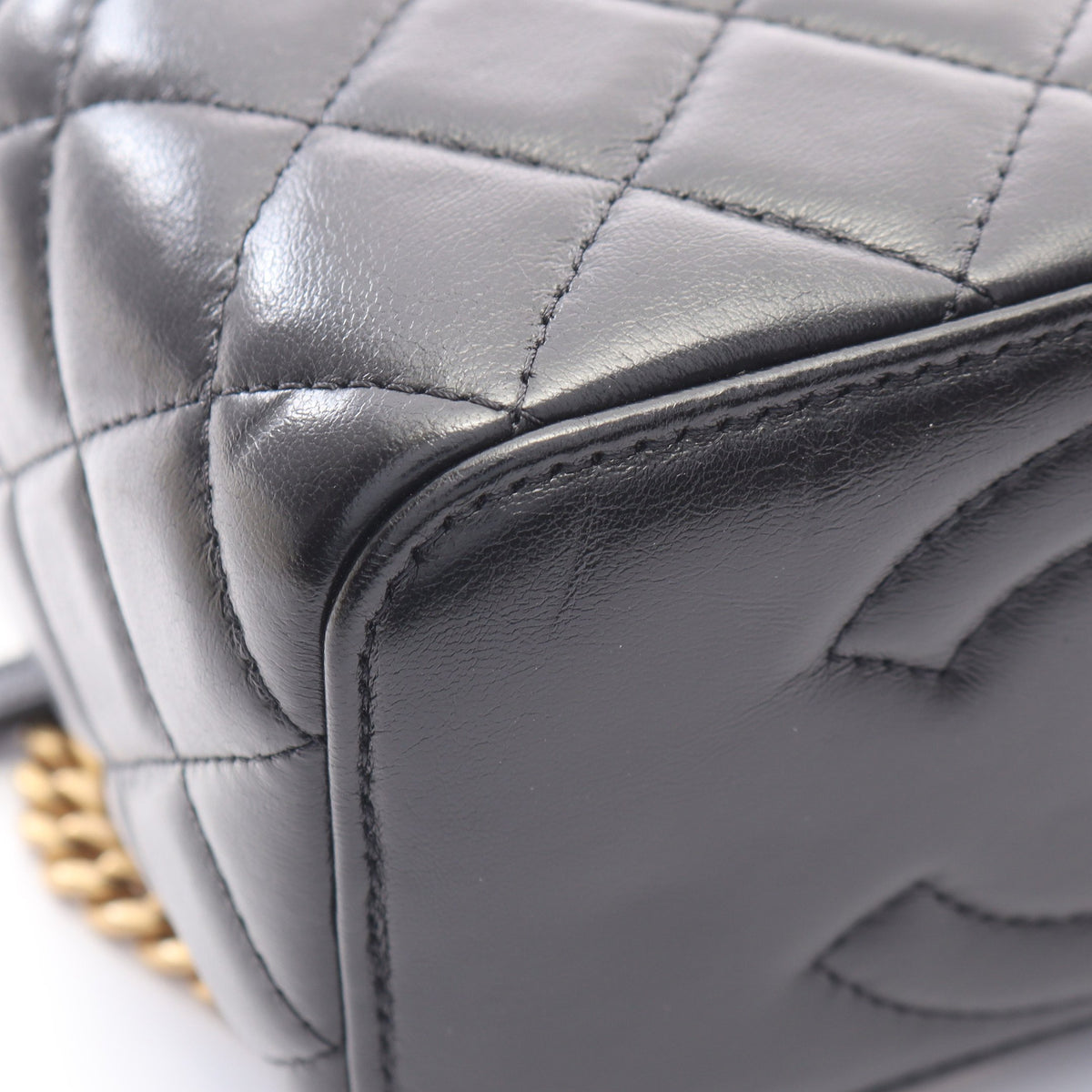 マトラッセ バニティ チェーンショルダーバッグ ラムスキン ブラック ゴールド金具 シャネル バッグ CHANEL