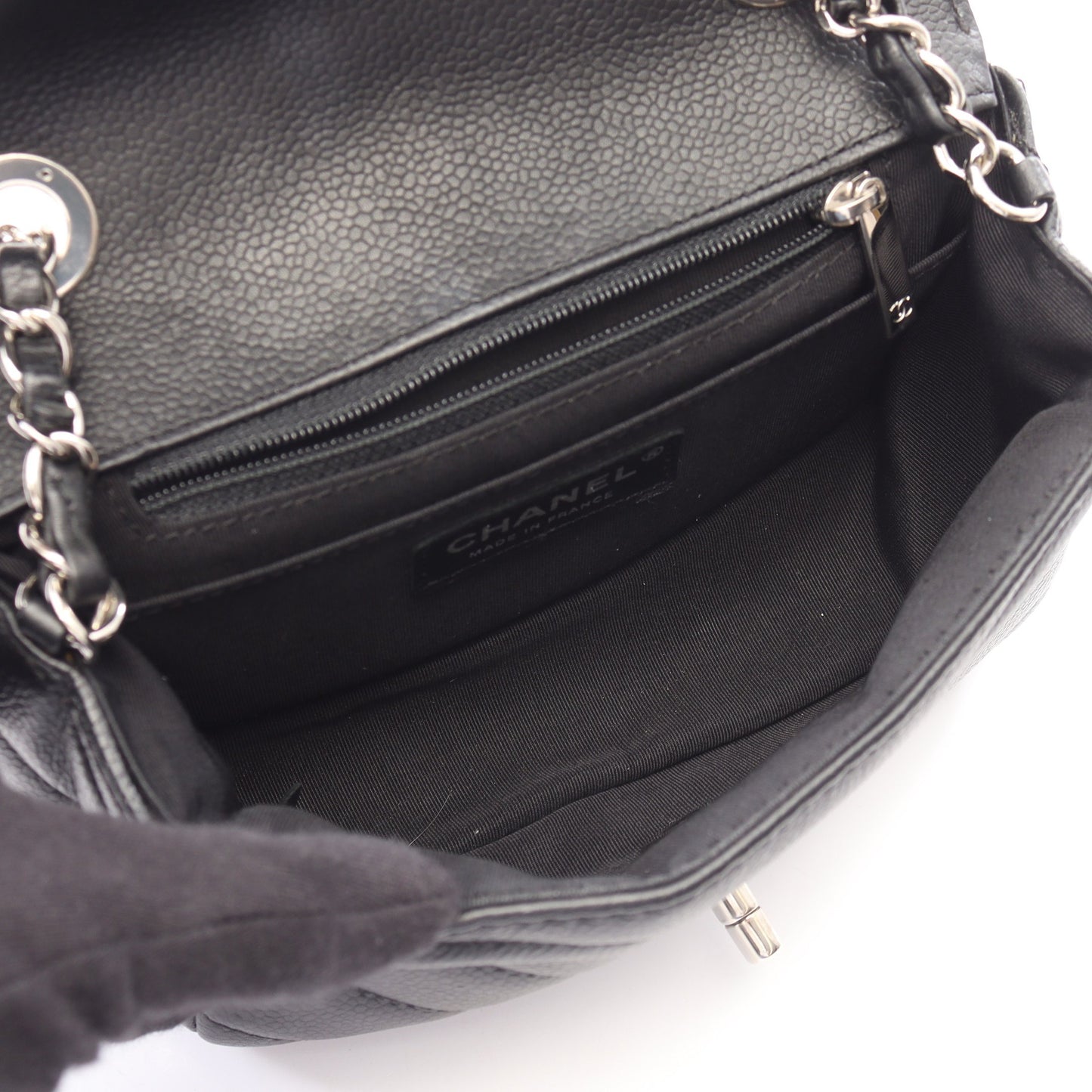 シェブロン Vステッチ チェーンショルダーバッグ キャビアスキン ブラック シルバー金具 シャネル
