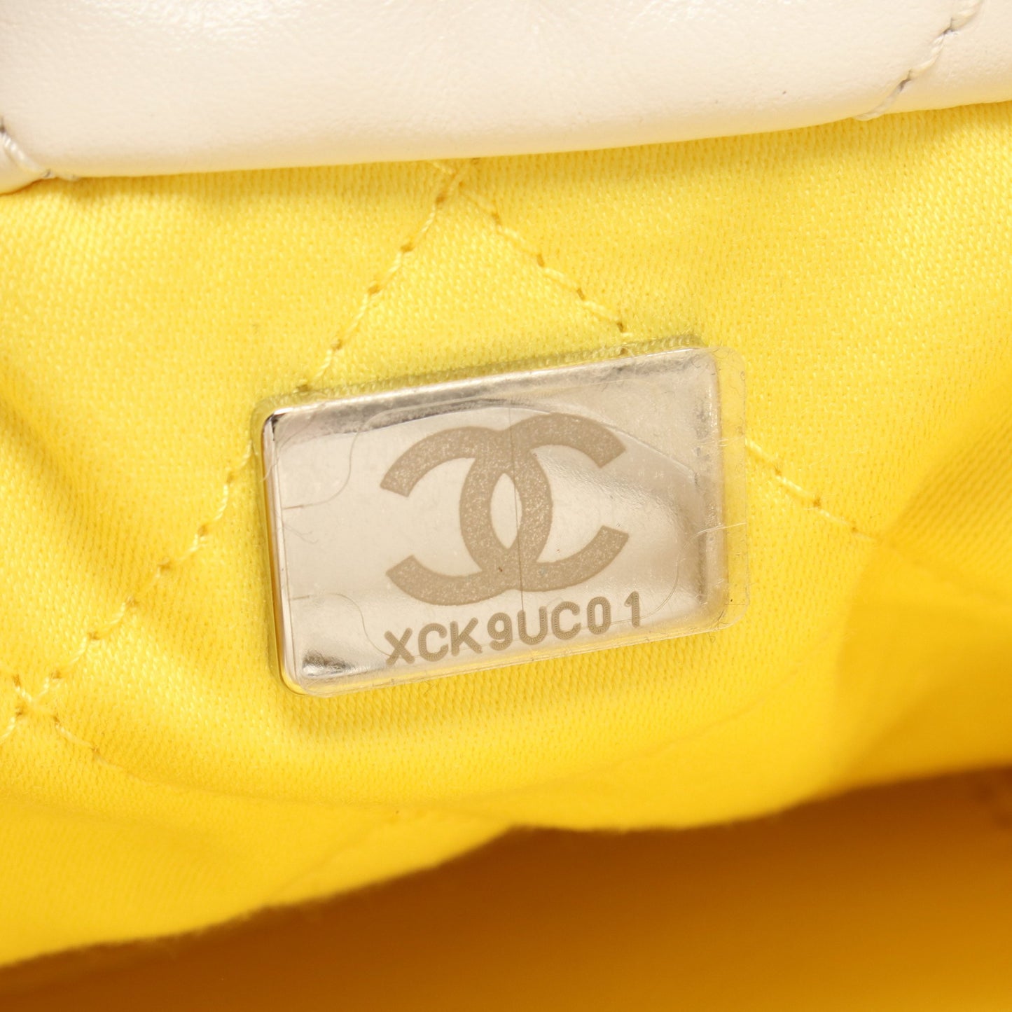CHANEL 22 ミニ 2WAY ホワイト金具 チェーンショルダーバッグ レザー アイボリー イエロー シャネル
