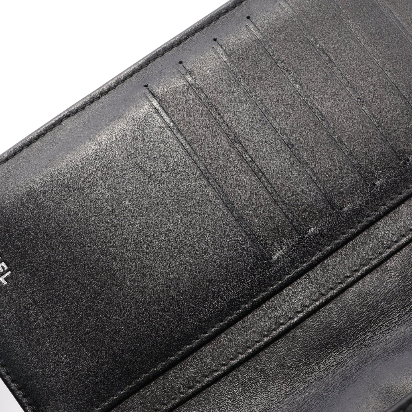 マトラッセ 二つ折り長財布 キャビアスキン ブラック シルバー金具 シャネル
