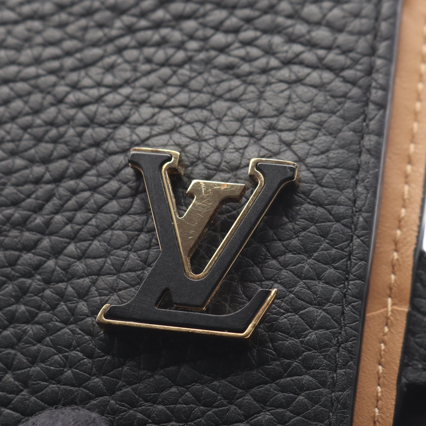 LV ヴェルティカル ウォレット コンパクト ノワール 二つ折り財布 トリヨンレザー ブラック ルイヴィトン