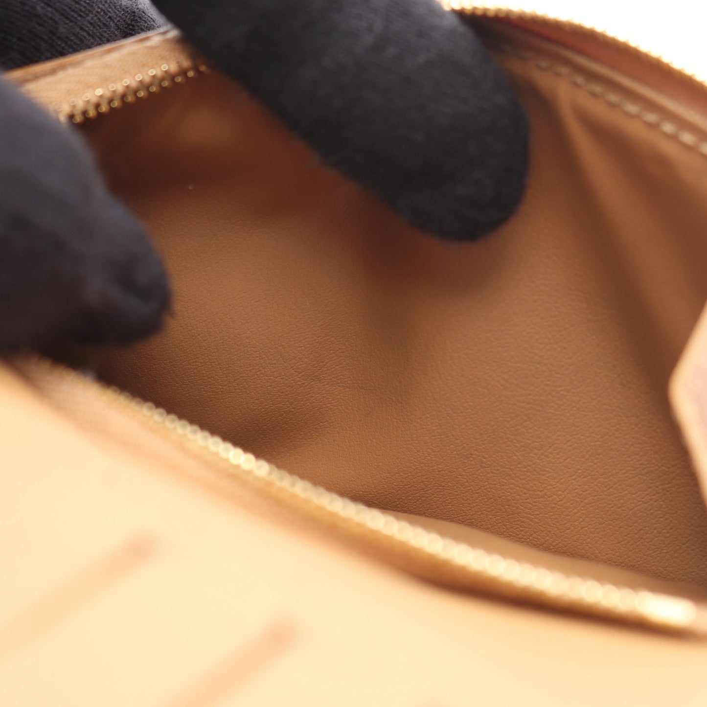 LV ヴェルティカル ウォレット コンパクト ノワール 二つ折り財布 トリヨンレザー ブラック ルイヴィトン