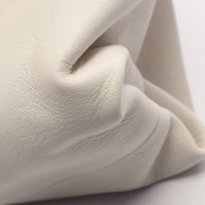 トライアングルフラップ クラッチバッグ レザー ホワイト ボッテガヴェネタ