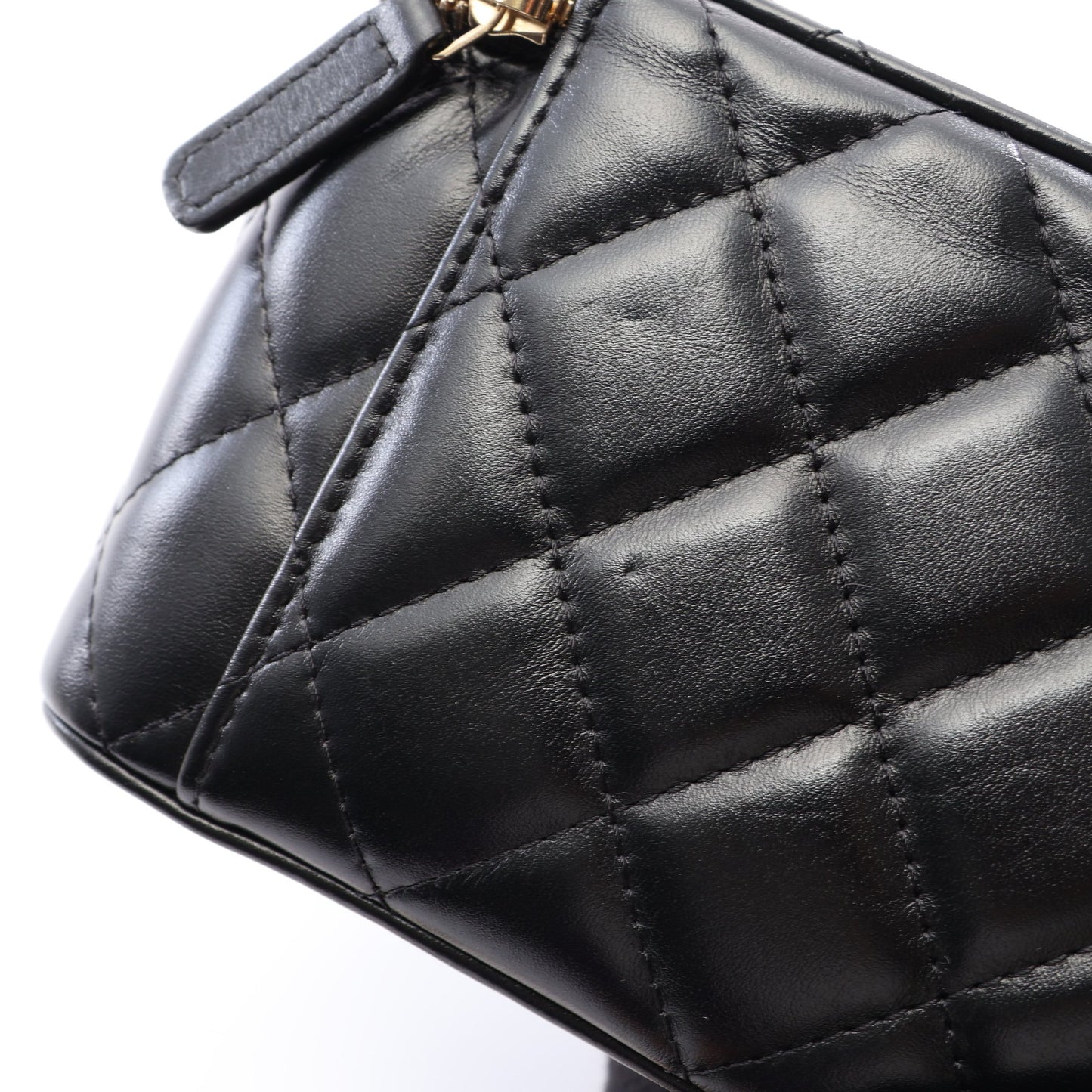 マトラッセ バニティバッグ 2WAY チェーンショルダーバッグ レザー ブラック ゴールド金具 シャネル
