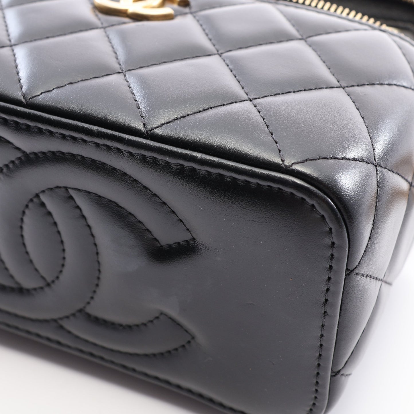 マトラッセ バニティバッグ 2WAY チェーンショルダーバッグ レザー ブラック ゴールド金具 シャネル