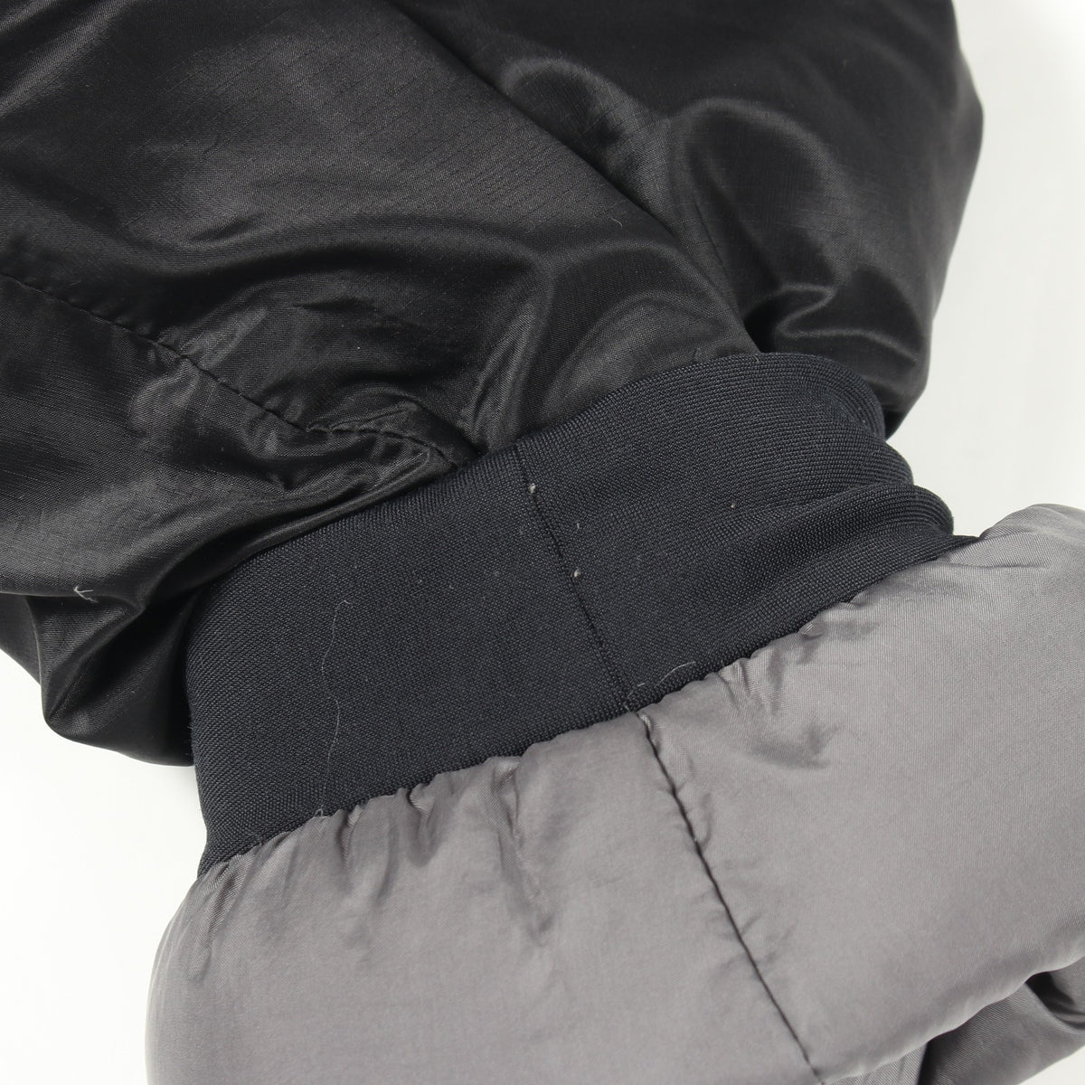 Lodge Hoody ロッジ フード付き ダウンジャケット ナイロン ブラック カナダグース