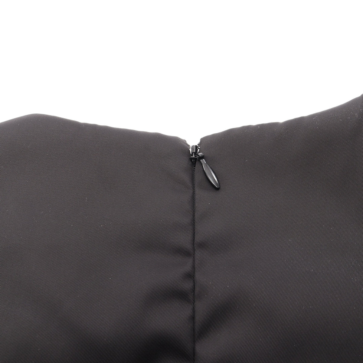 Re-Nylon ワンピース ナイロン ブラック プラダ