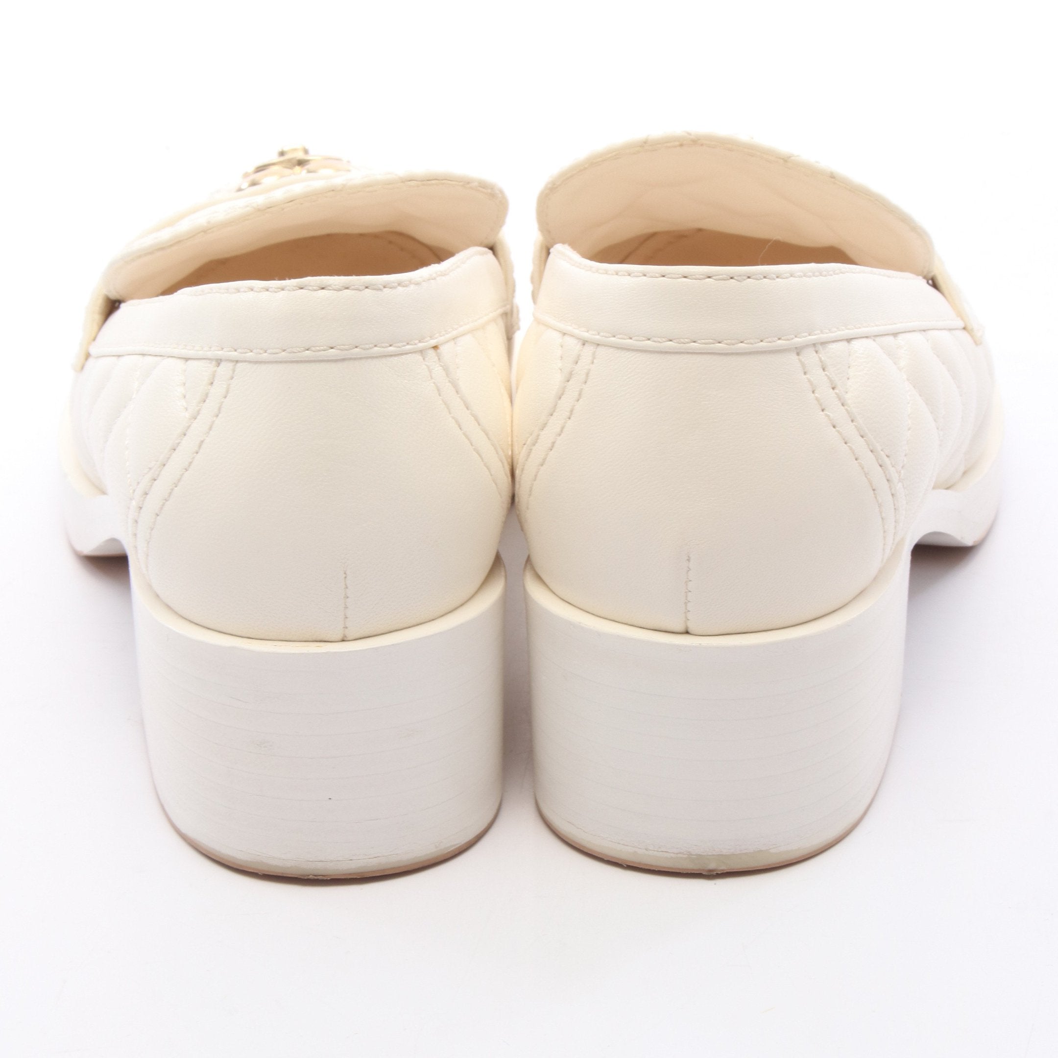 ターンロック モカシン レザー ホワイト シャネル – RECLO