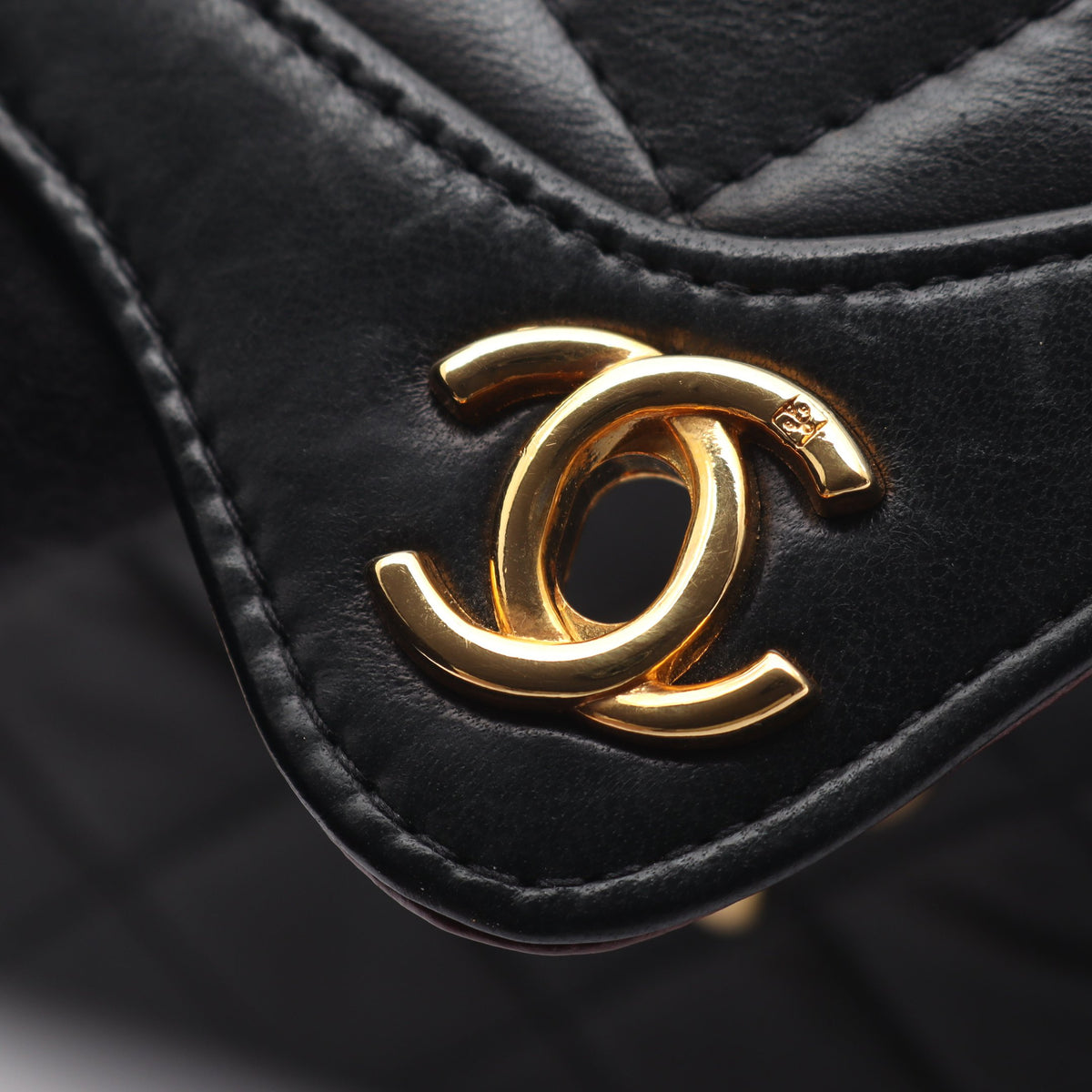 マトラッセ チェーンショルダーバッグ ラムスキン ブラック ゴールド金具 シャネル バッグ CHANEL
