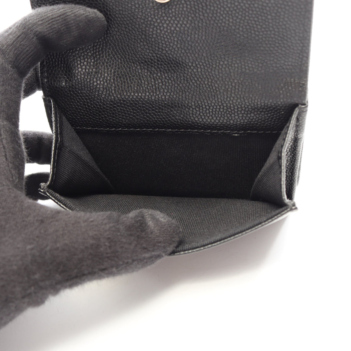 ココマーク スモールフラップ 三つ折り財布 キャビアスキン ブラック ゴールド金具 シャネル