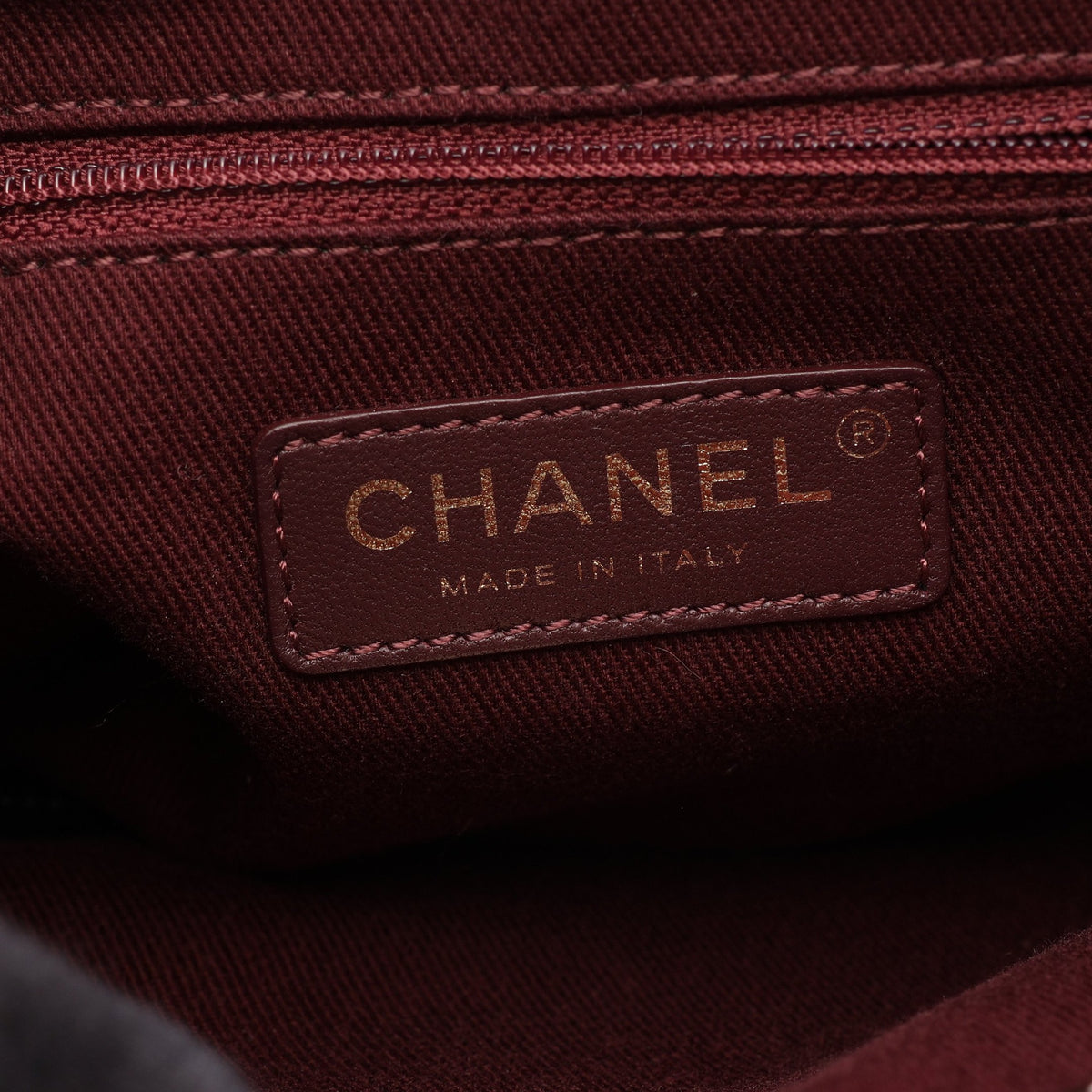 Vステッチ バックパック リュックサック レザー ブラック ゴールド金具 シャネル バッグ CHANEL