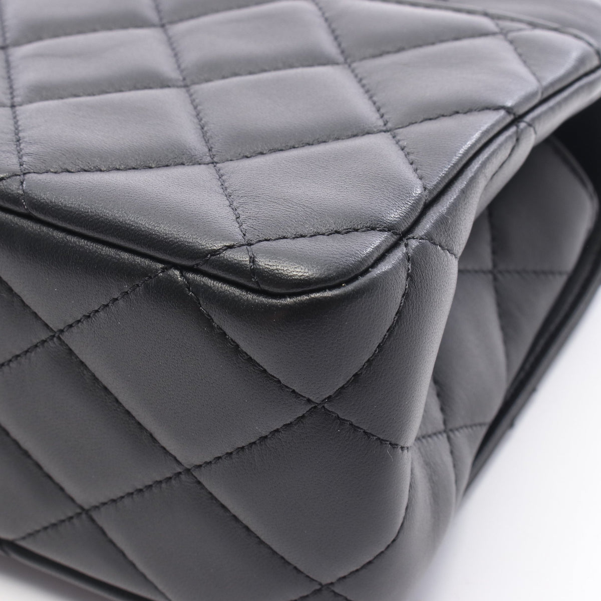 トップハンドル マトラッセ 2WAY チェーンショルダーバッグ ラムスキン ブラック ゴールド金具 シャネル