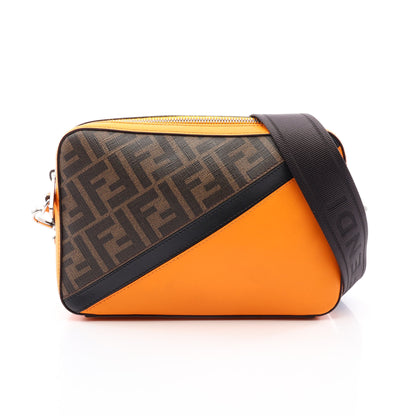 ダイアゴナル カメラケース ズッカ ショルダーバッグ PVC レザー ブラウン オレンジ フェンディ バッグ FENDI
