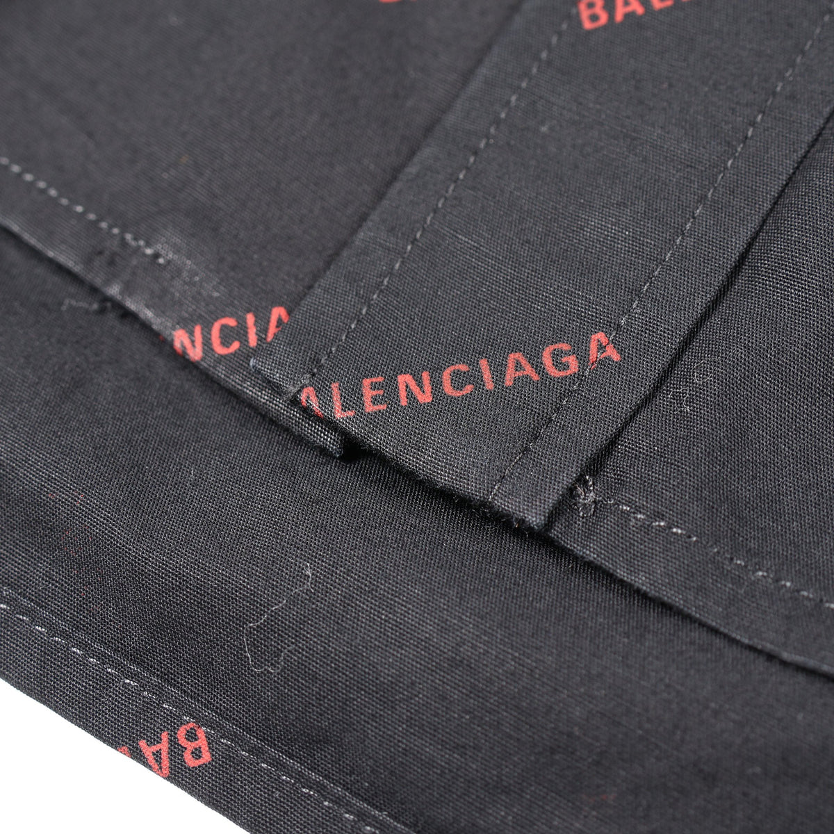 ロゴ総柄 半袖 シャツ コットン ブラック レッド バレンシアガ トップス BALENCIAGA