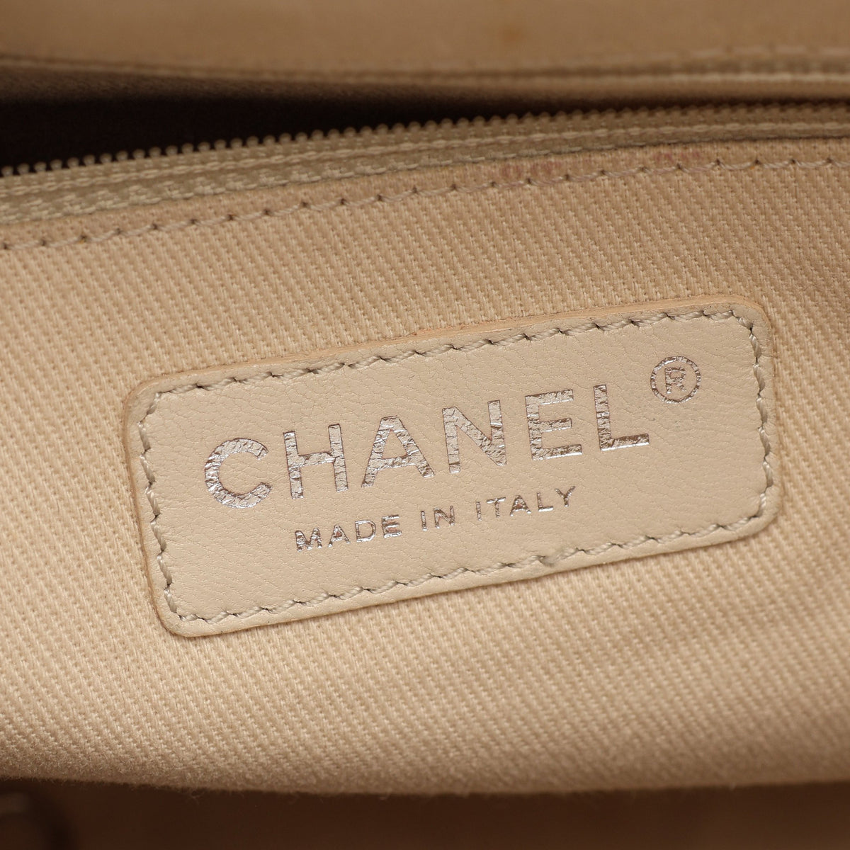 マトラッセ チェーンショルダーバッグ チェーントートバッグ キャビアスキン アイボリー シルバー金具 シャネル バッグ CHANEL