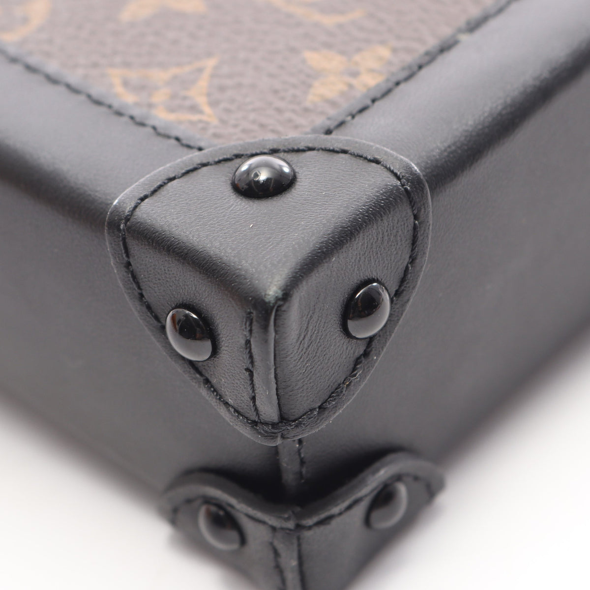 ポシェット トランクヴェルティカル モノグラム ショルダーバッグ PVC レザー ブラウン ブラック ルイヴィトン バッグ LOUIS VUITTON