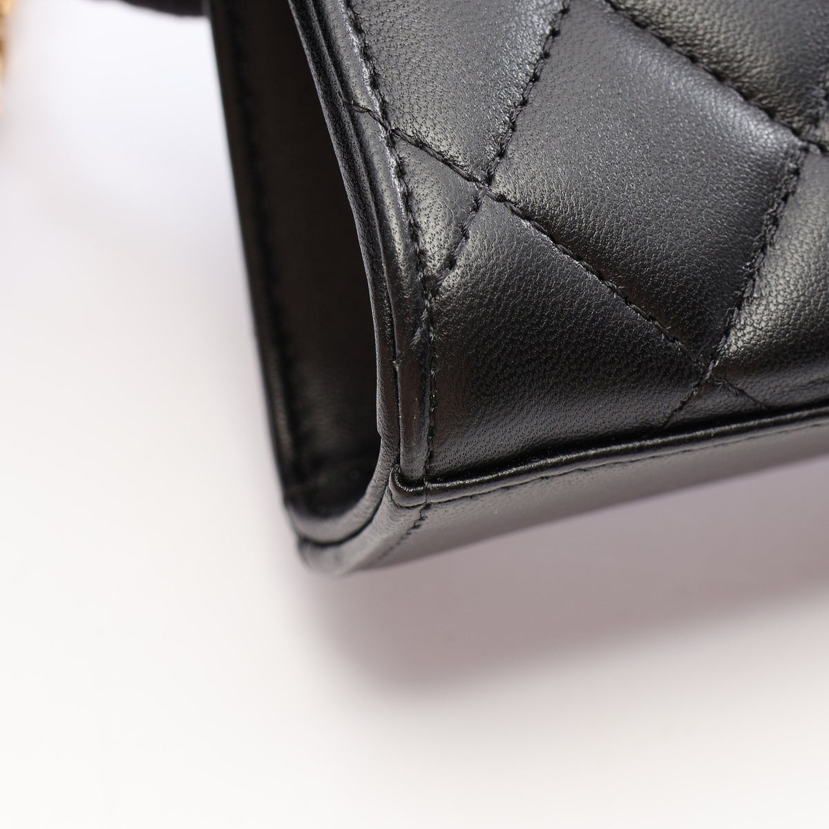 マトラッセ 2WAY チェーンショルダーバッグ ラムスキン ブラック ゴールド金具 シャネル