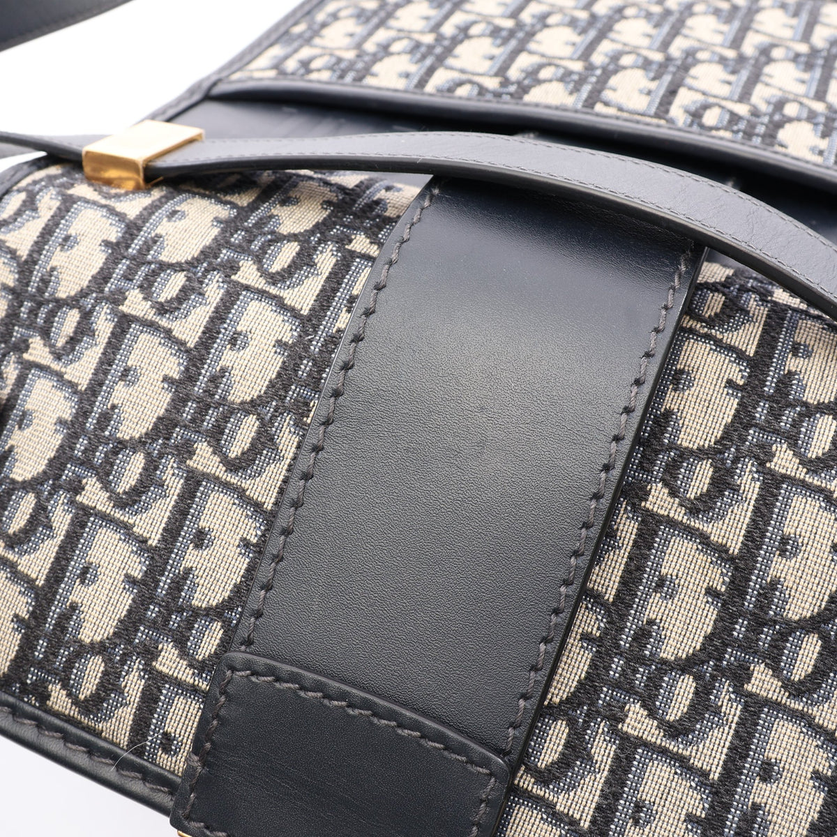 30 MONTAIGNE モンテーニュ ショルダーバッグ キャンバス レザー ベージュ ネイビー クリスチャンディオール バッグ Christian Dior