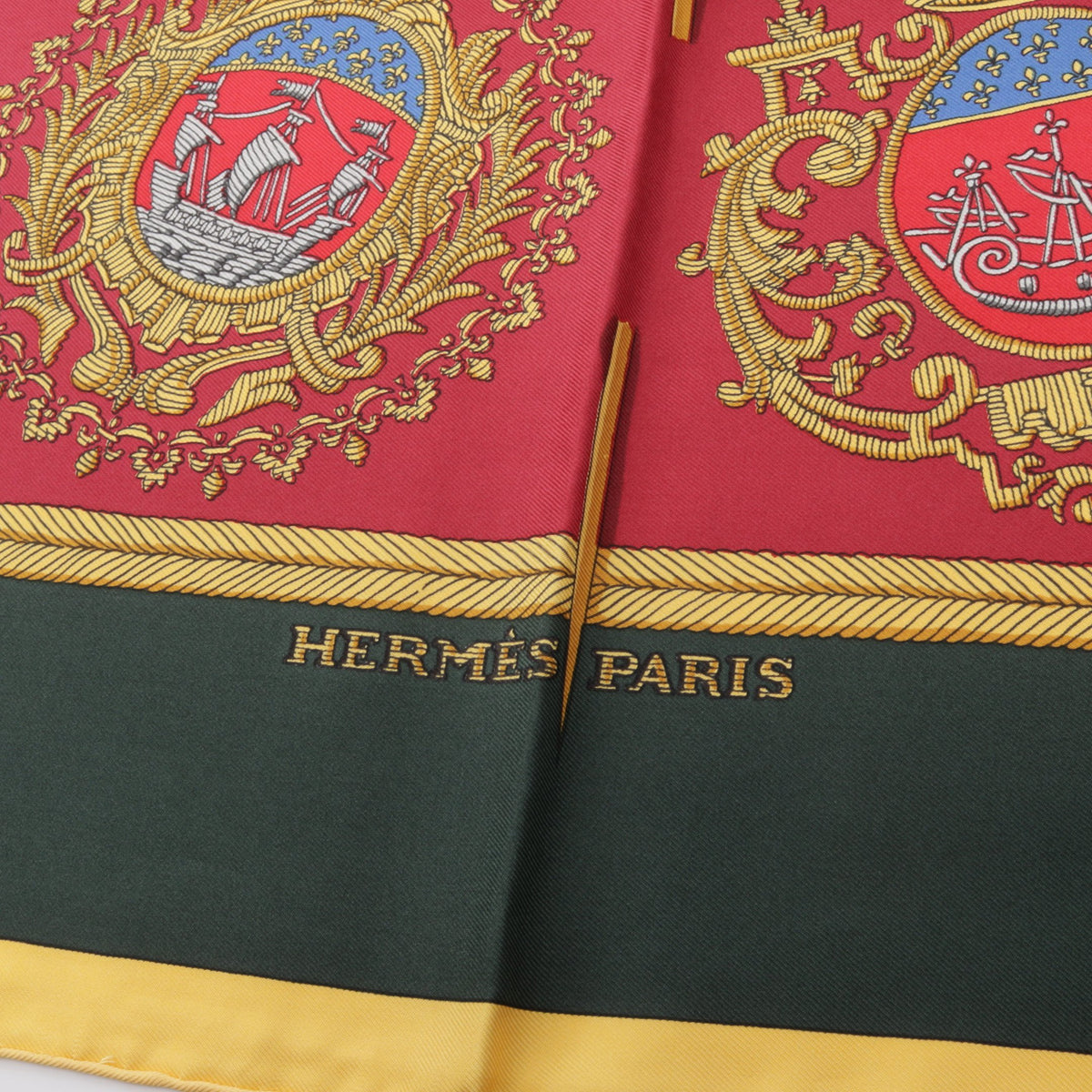 カレ90 Les Armes de Paris スカーフ シルク レッド ダークグリーン マルチカラー エルメス 財布・小物 HERMES